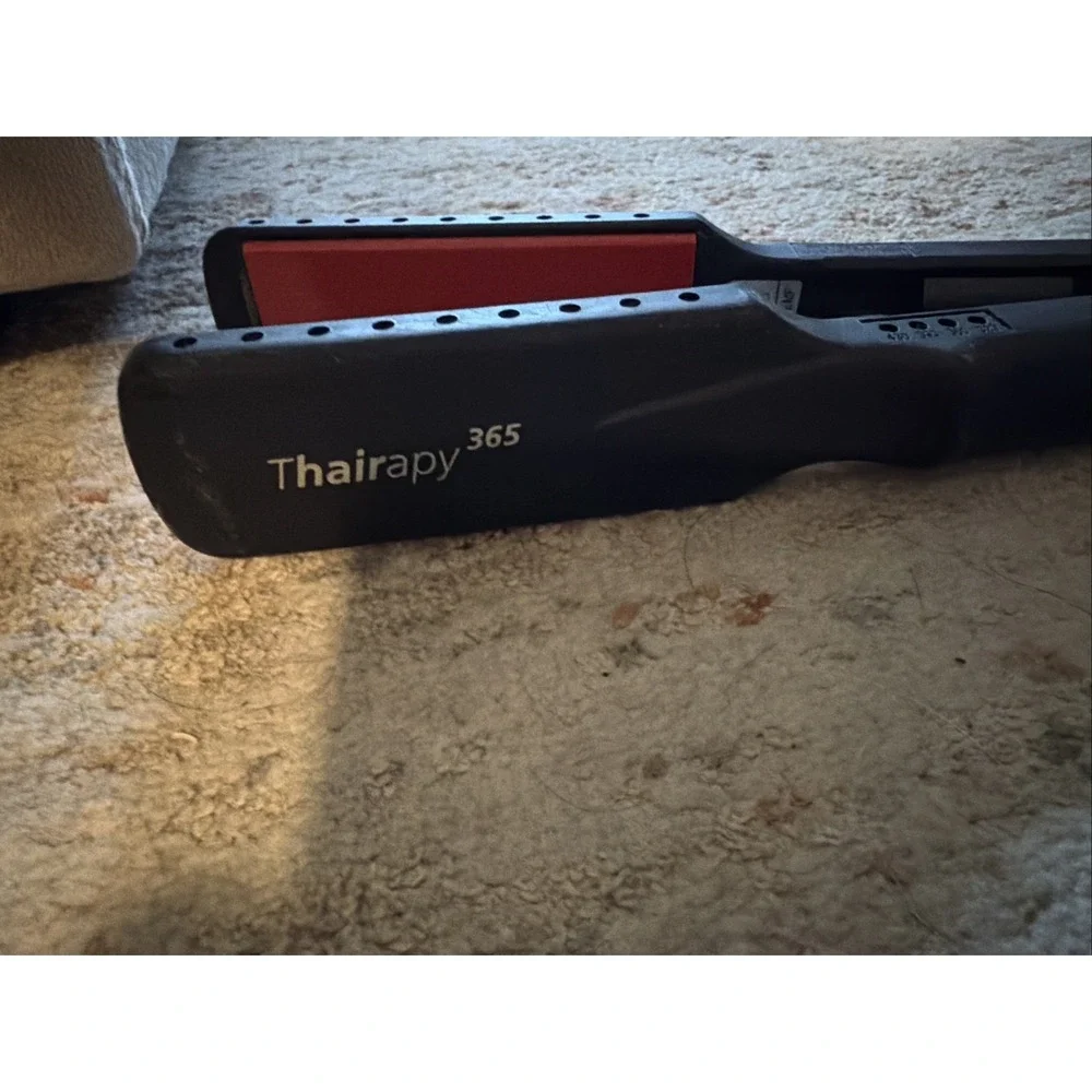 Thairapy 365 Wet or Dry Flat Iron Extra Wide 1.5